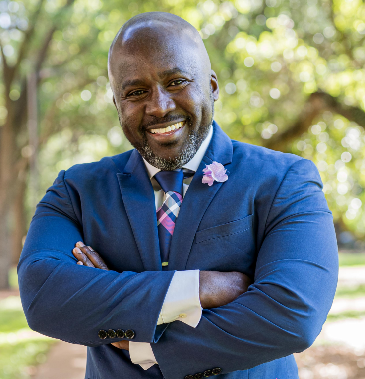 Dr. Walter Ackah